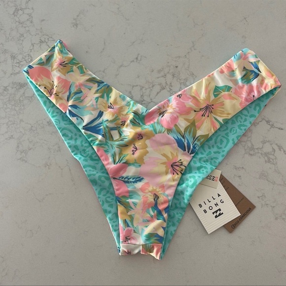 Billabong Other - Billabong Sweet Tropics Reversible Fiji Cheeky Bikini Bottoms